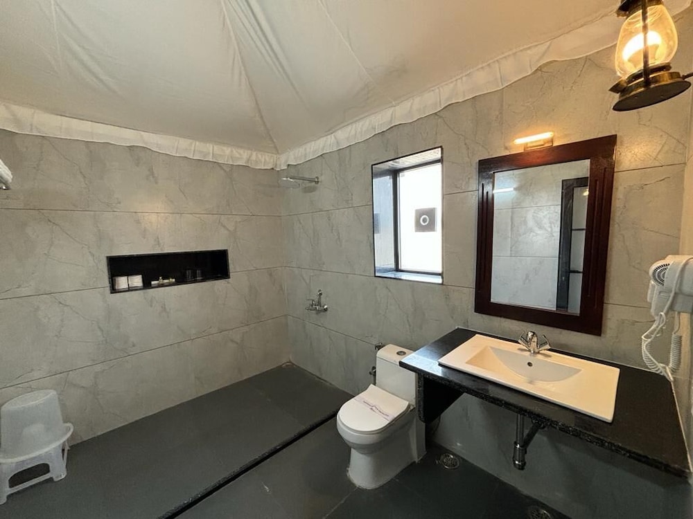 jawai bera leopard camp