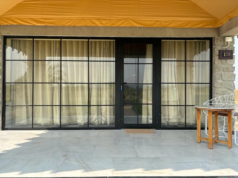 jawai bera leopard camp