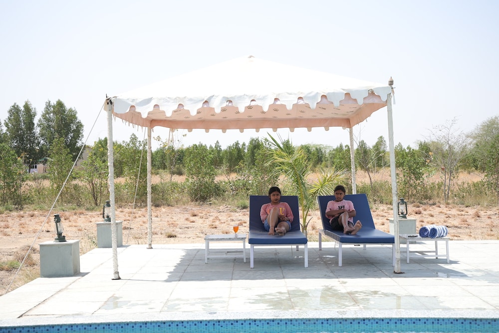 jawai bera leopard camp