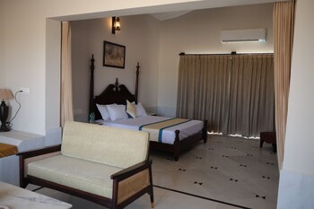 jawai bera leopard camp