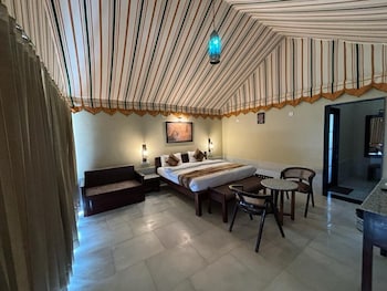 jawai bera leopard camp