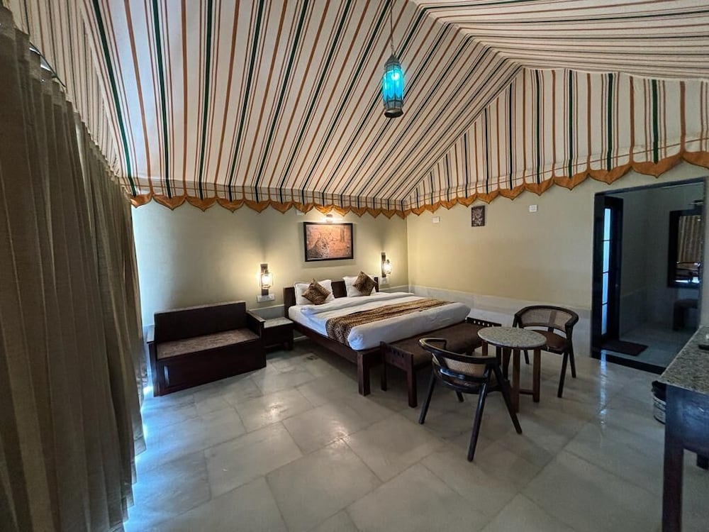 jawai bera leopard camp