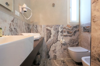 hotel cecina beach
