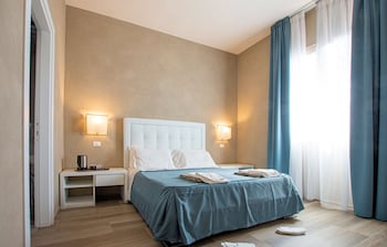 hotel cecina beach