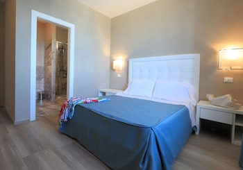 hotel cecina beach
