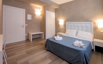 hotel cecina beach