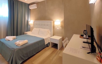 hotel cecina beach