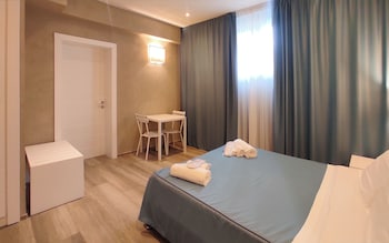 hotel cecina beach