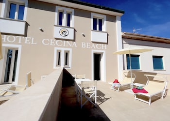 hotel cecina beach