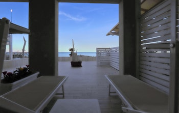 hotel cecina beach