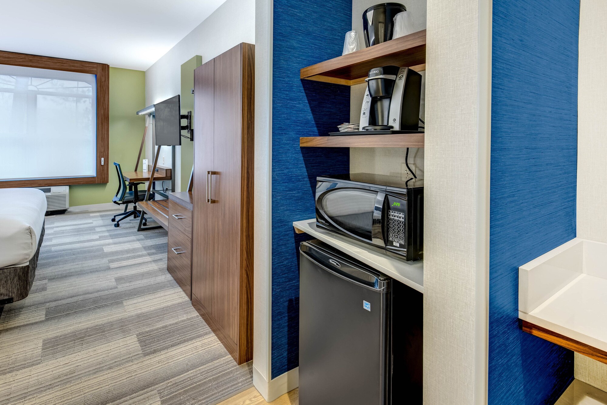 holiday inn express woodbridge by ihg