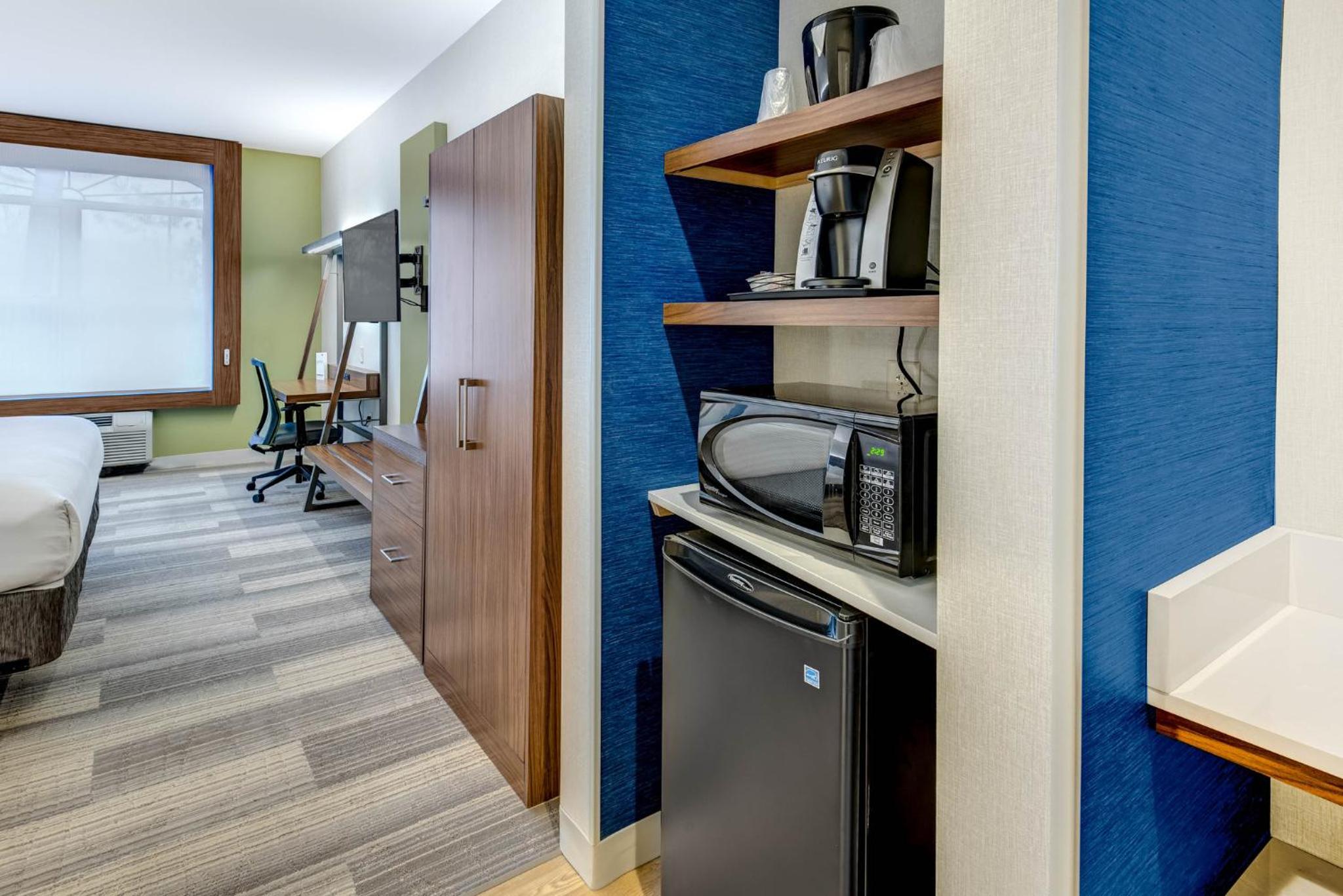 holiday inn express woodbridge by ihg