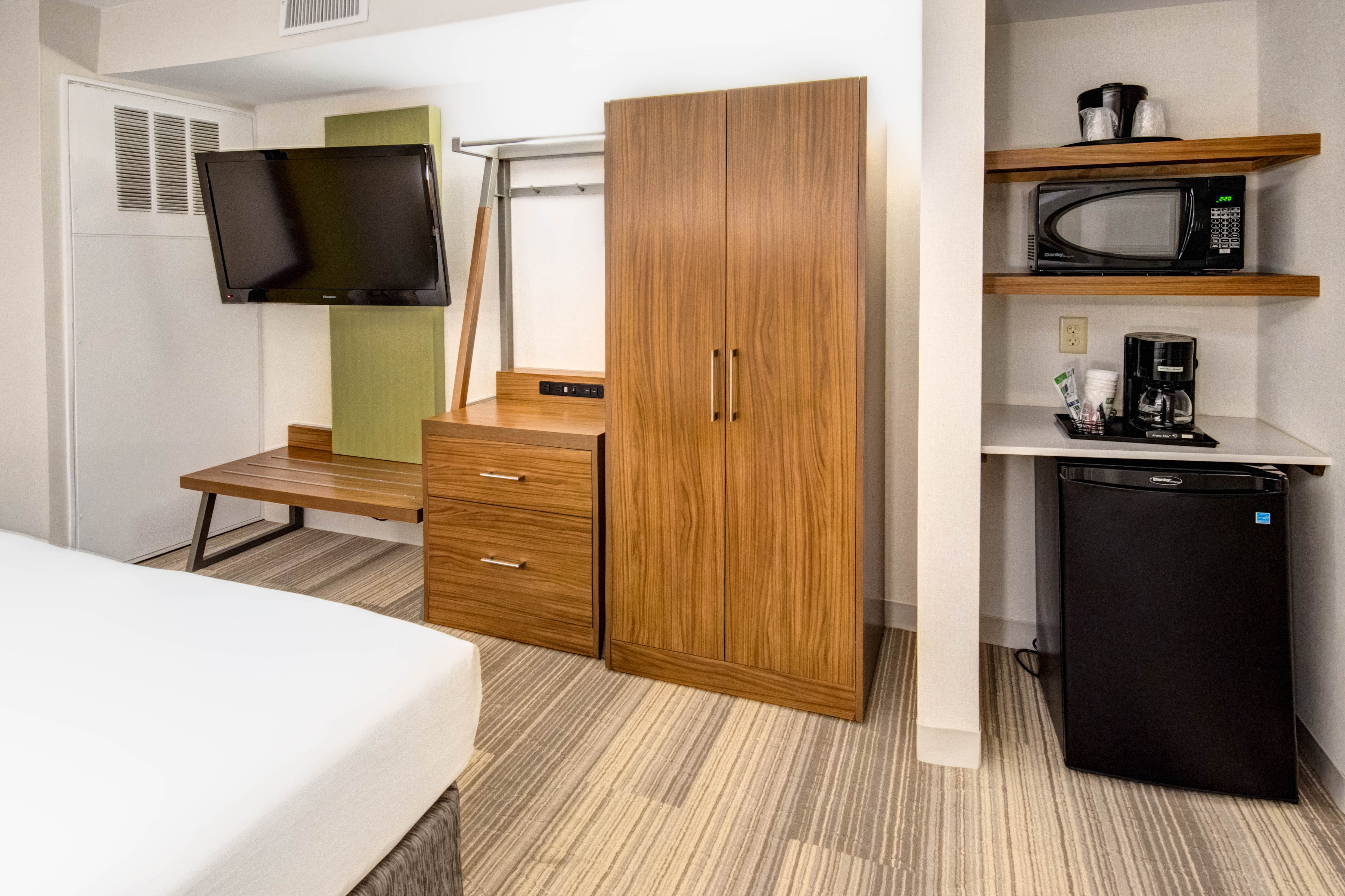 holiday inn express woodbridge by ihg