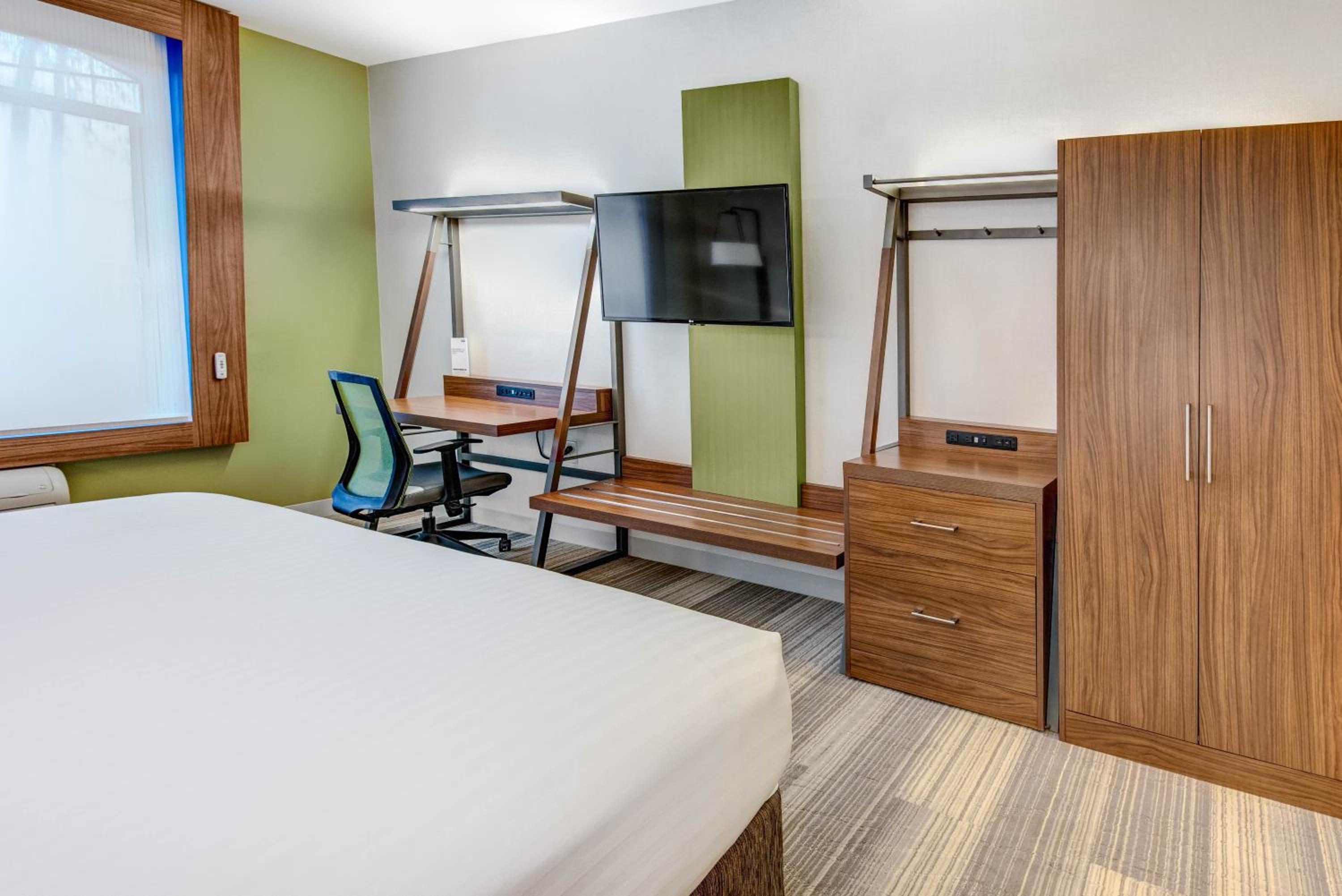 holiday inn express woodbridge by ihg