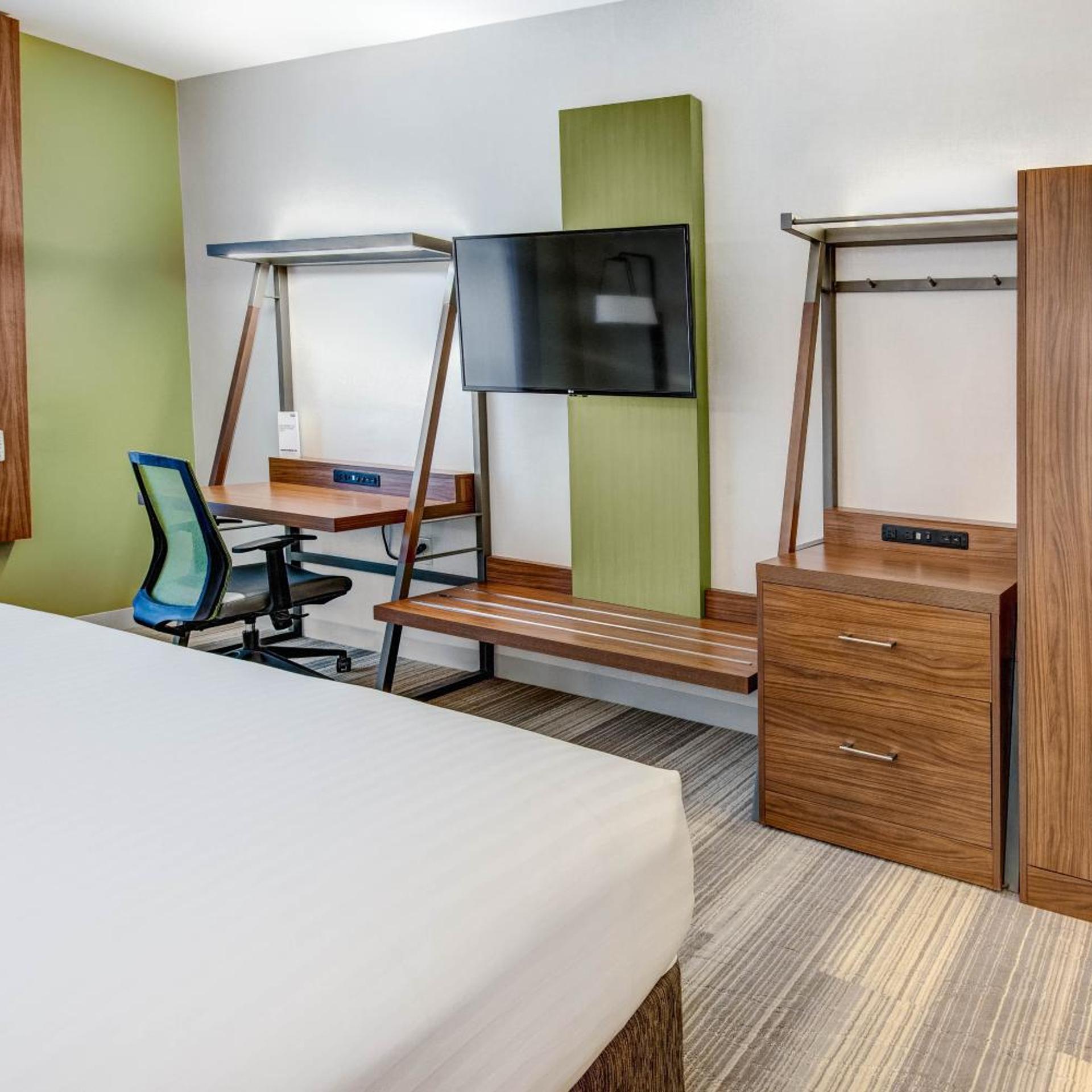 holiday inn express woodbridge by ihg