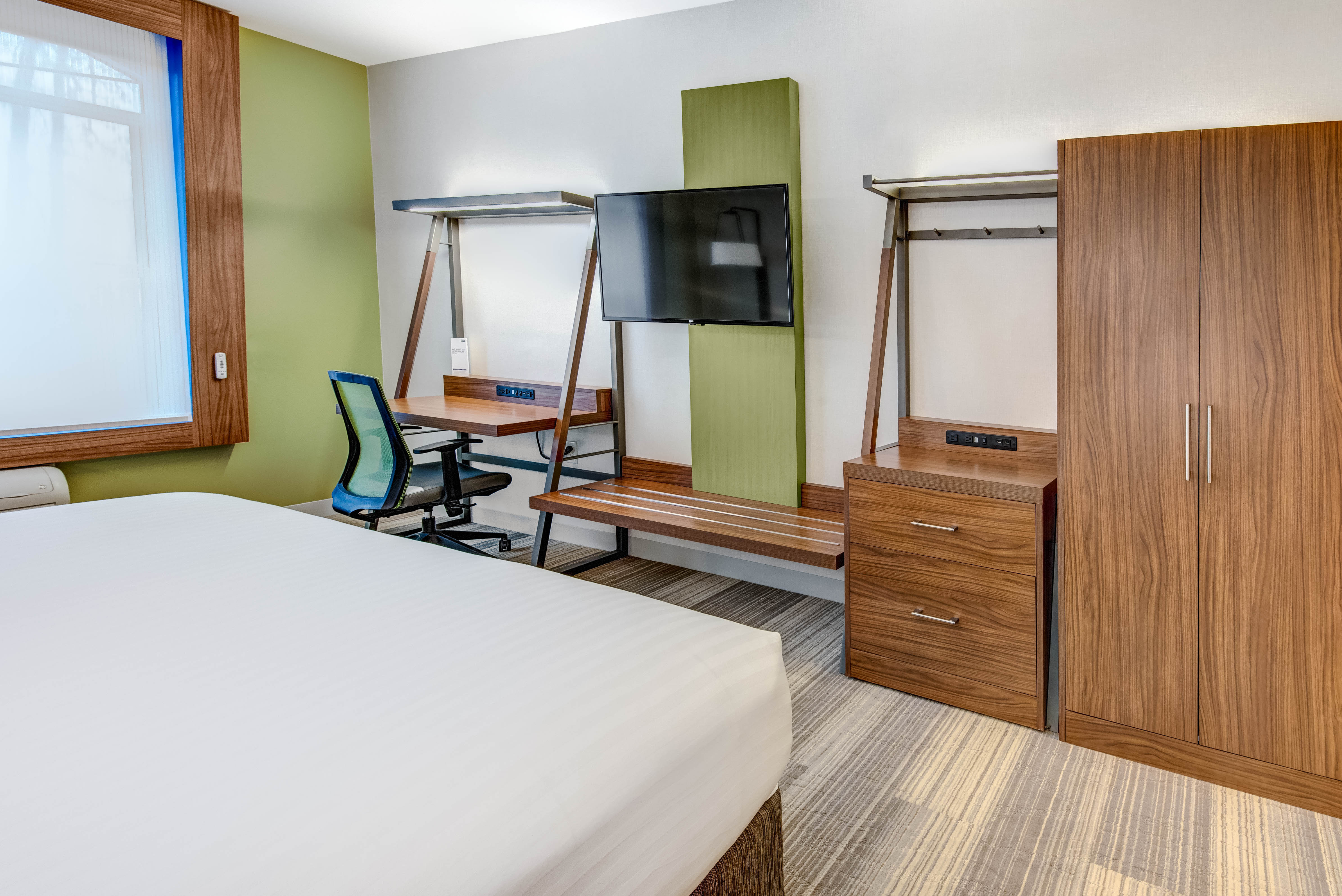 holiday inn express woodbridge by ihg