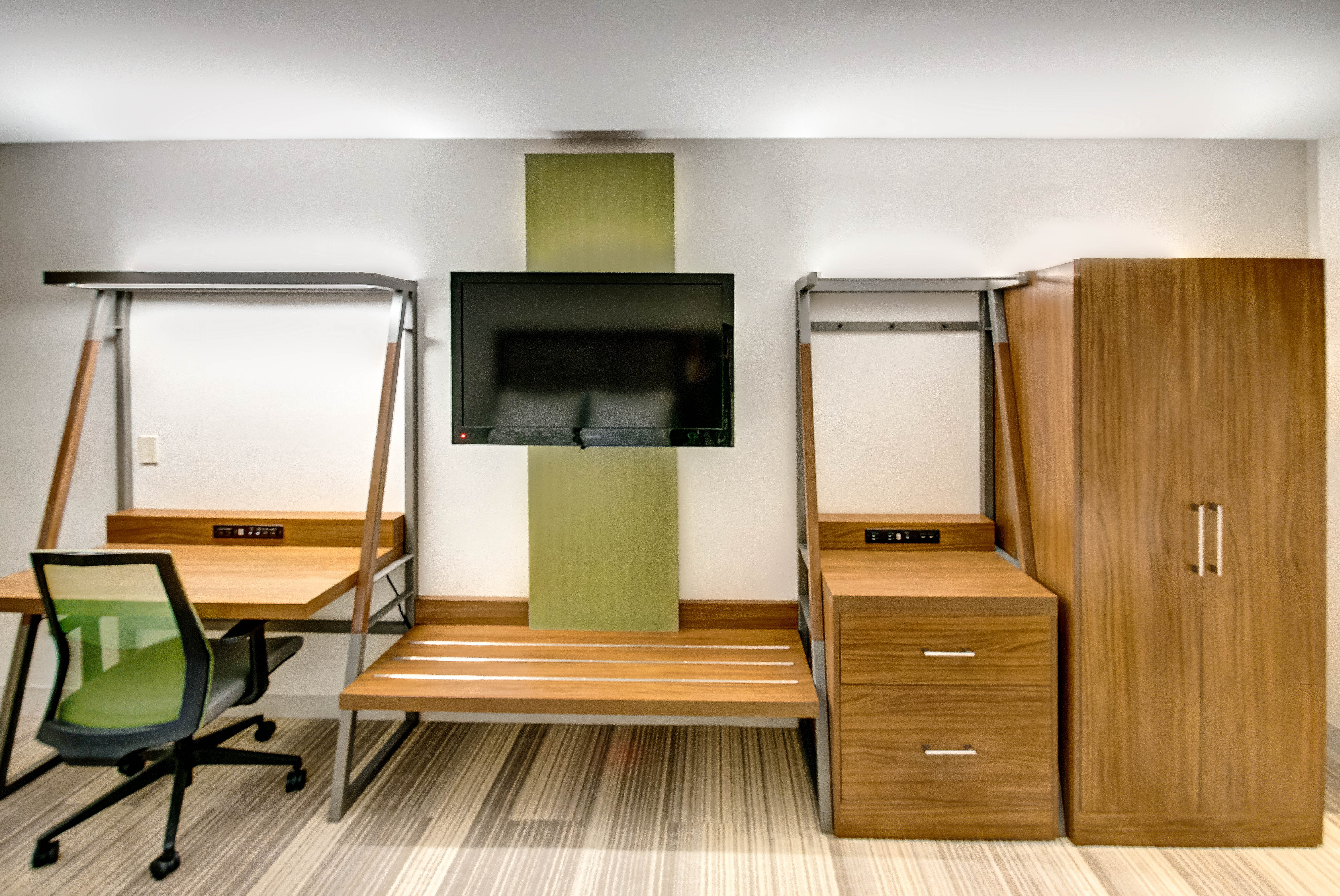 holiday inn express woodbridge by ihg
