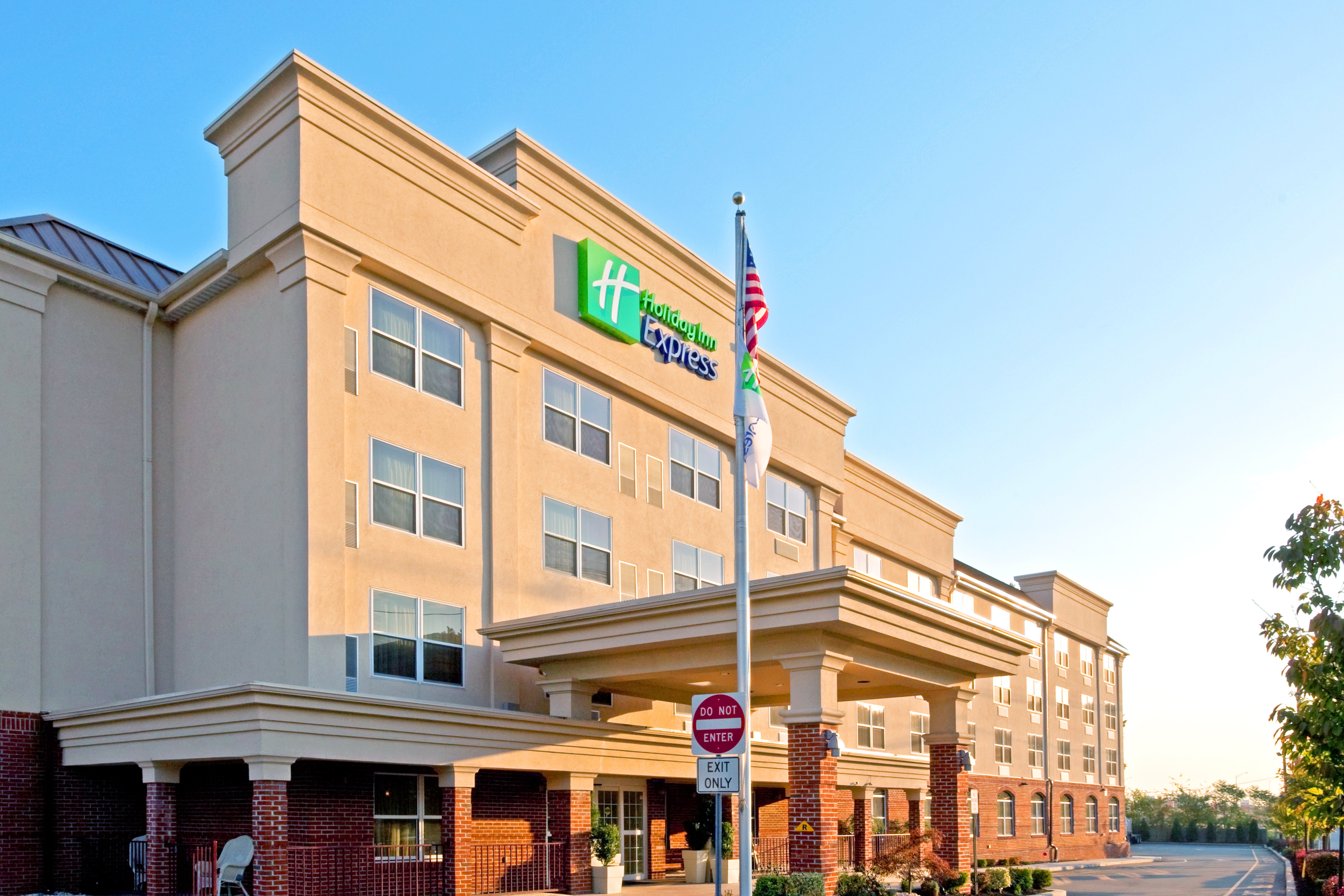 holiday inn express woodbridge by ihg