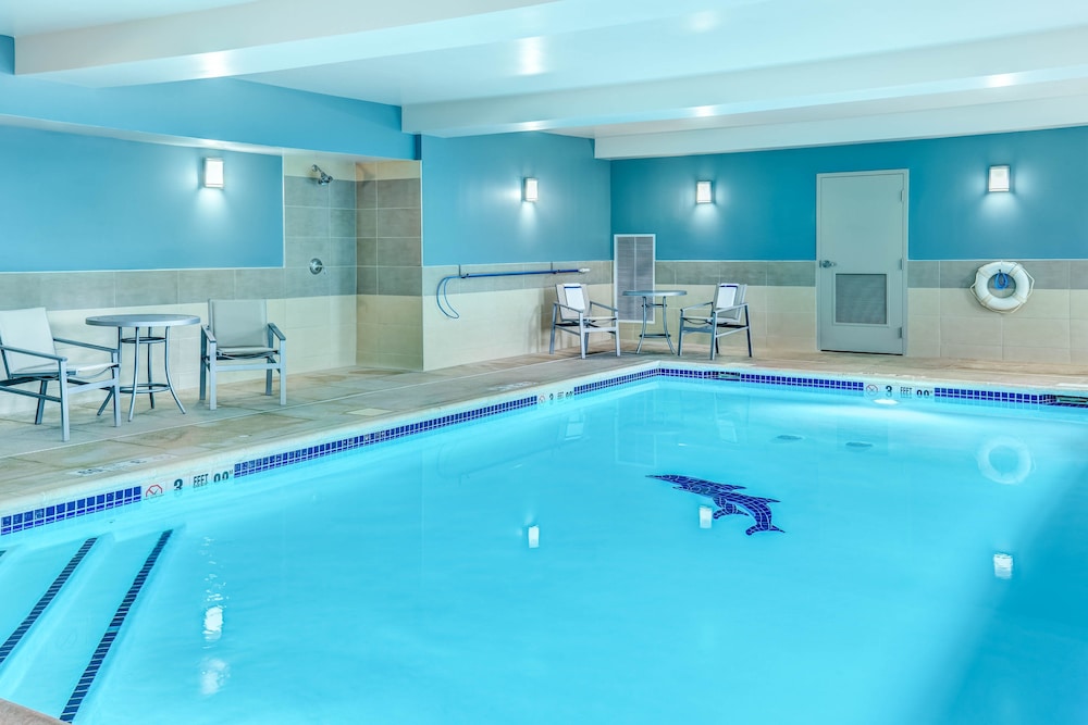 holiday inn express woodbridge by ihg