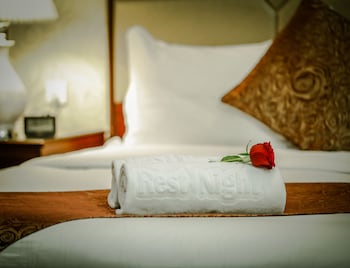 rest night hotel apartment