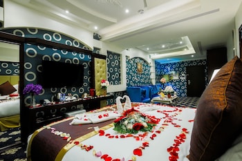 rest night hotel apartment