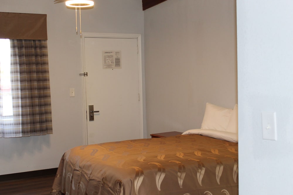 quality inn on the lake clarksville boydton