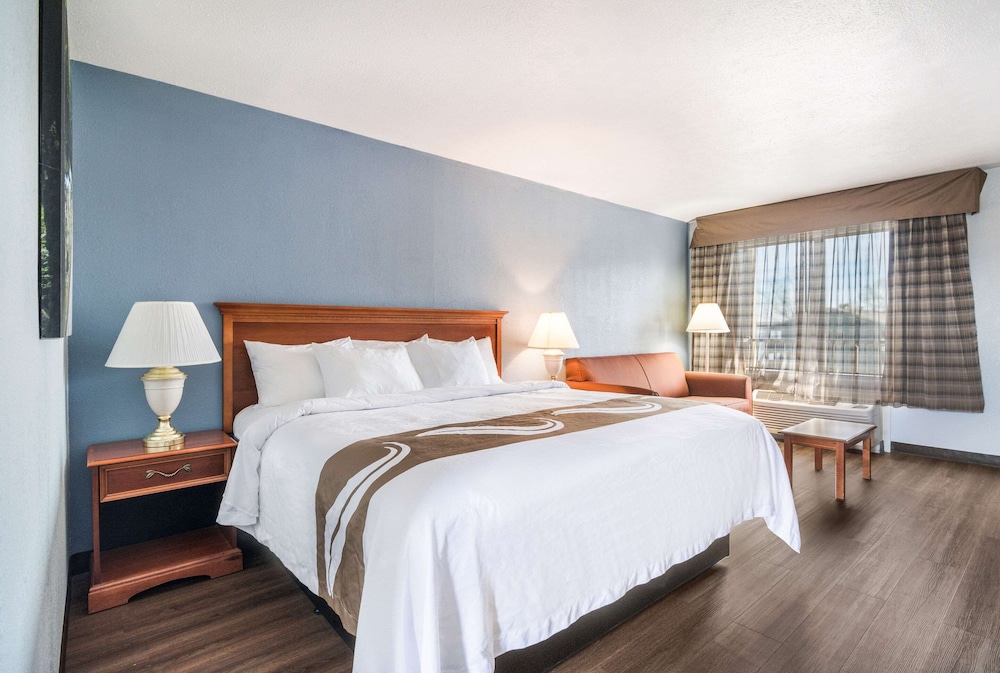 quality inn on the lake clarksville boydton