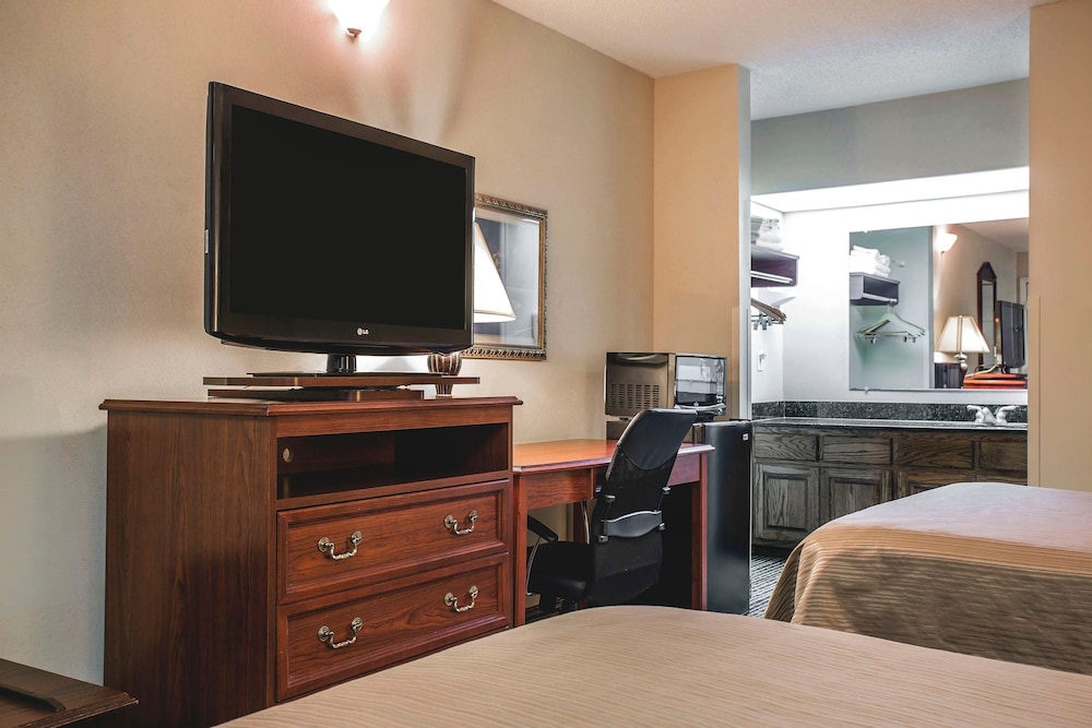 quality inn waynesboro