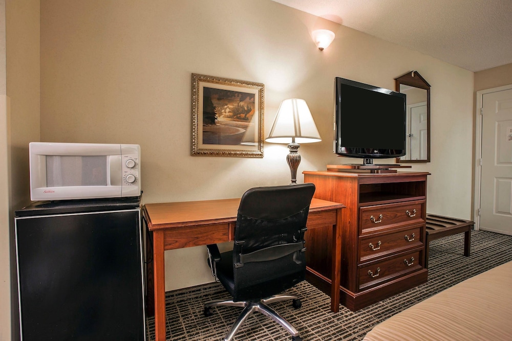 quality inn waynesboro