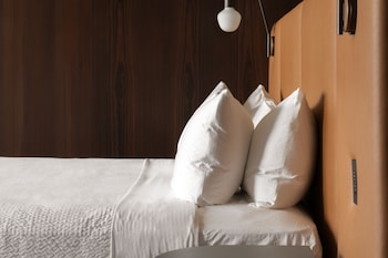 hotel marcel new haven tapestry collection by hilton