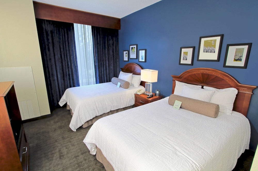 hilton garden inn westbury