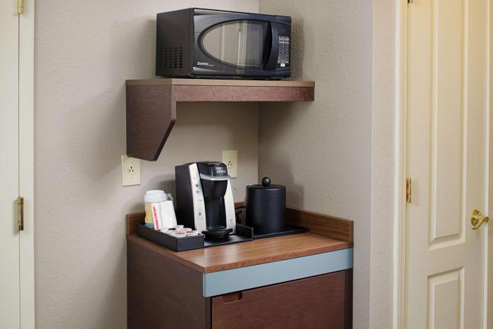 hilton garden inn westbury