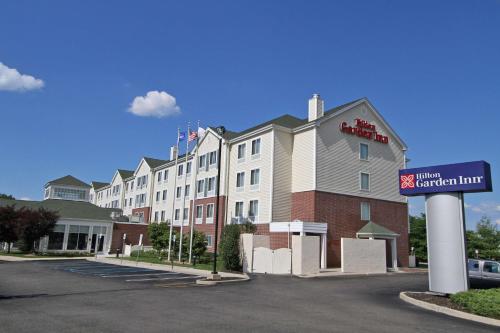 hilton garden inn westbury