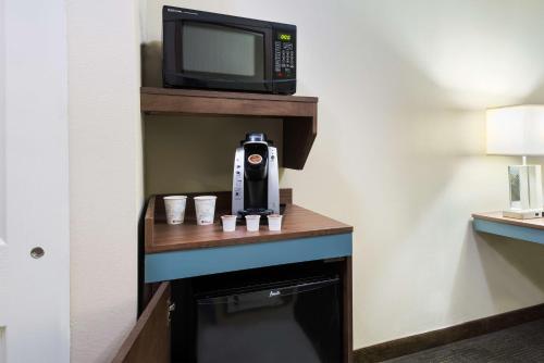 hilton garden inn westbury