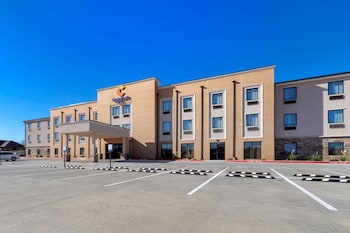 comfort inn and suites harrah