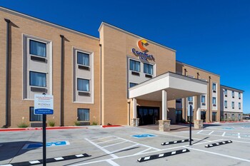 comfort inn and suites harrah