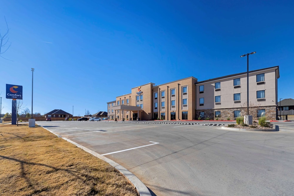 comfort inn and suites harrah