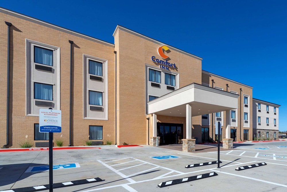comfort inn and suites harrah