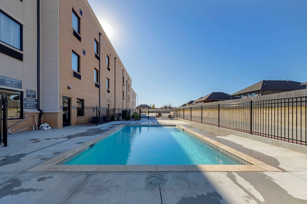 comfort inn and suites harrah