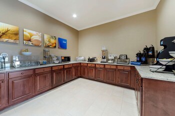 comfort inn and suites harrah