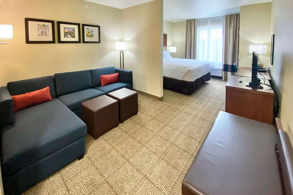 comfort inn and suites harrah