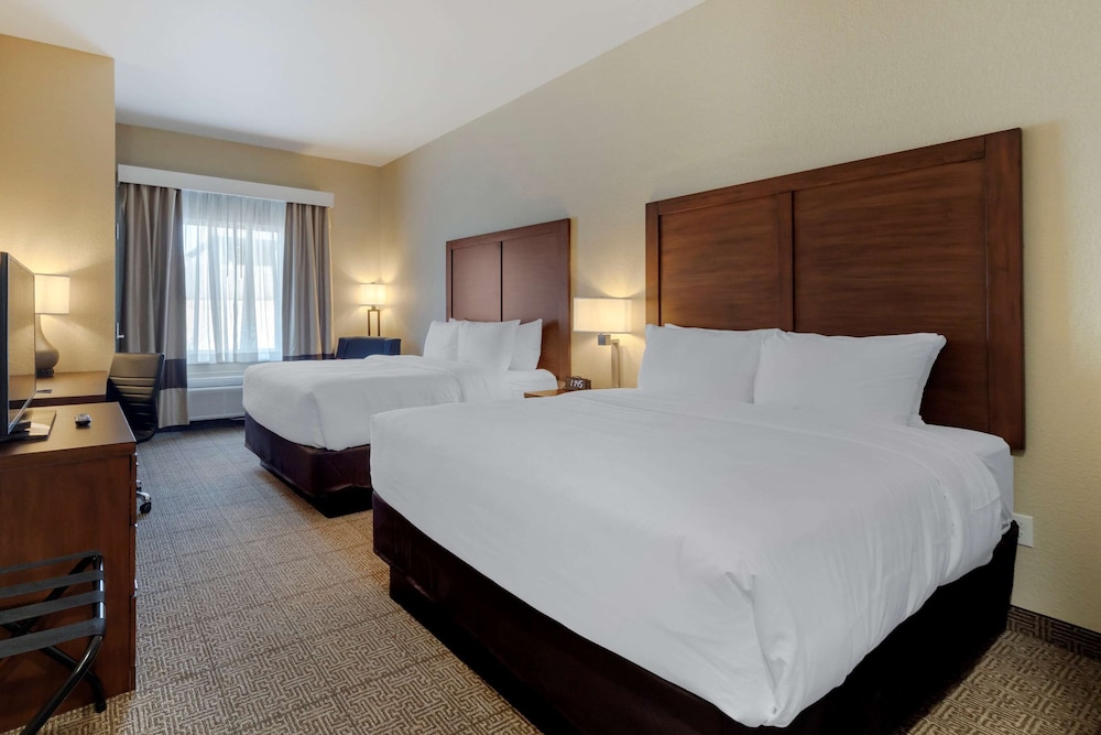 comfort inn and suites harrah