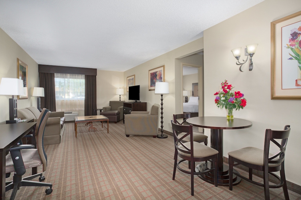 holiday inn riverton by ihg