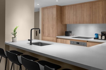 rok hotel kingston tapestry collection by hilton