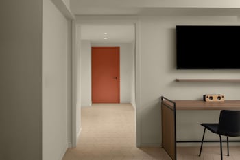 rok hotel kingston tapestry collection by hilton