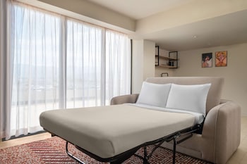 rok hotel kingston tapestry collection by hilton