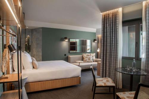 se catedral hotel porto tapestry collection by hilton