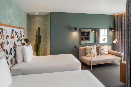 se catedral hotel porto tapestry collection by hilton