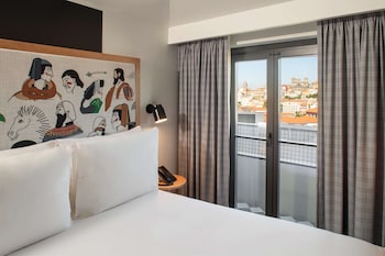 se catedral hotel porto tapestry collection by hilton