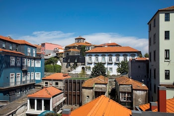 se catedral hotel porto tapestry collection by hilton